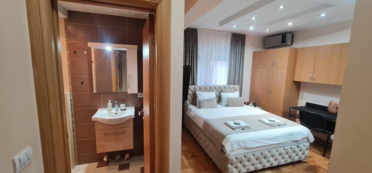 Design Apartment Business Lux 4 Star "Rio" Completely Business Lux Place In The City Center & Free Included Industry Optical Wifi & Netflix & Keyless Code Entry & Full Smart App & Kitchen & Washing Machine & Wide Terrace & Secure 2 Parking Place Cuprija Bagian luar foto
